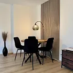 Modernes 2-zi Mit Terrasse Und Garten Apartament
