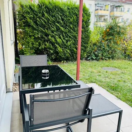 Modernes 2-zi Mit Terrasse Und Garten דירה דרזדן