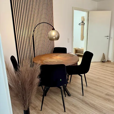 Modernes 2-zi Mit Terrasse Und Garten *