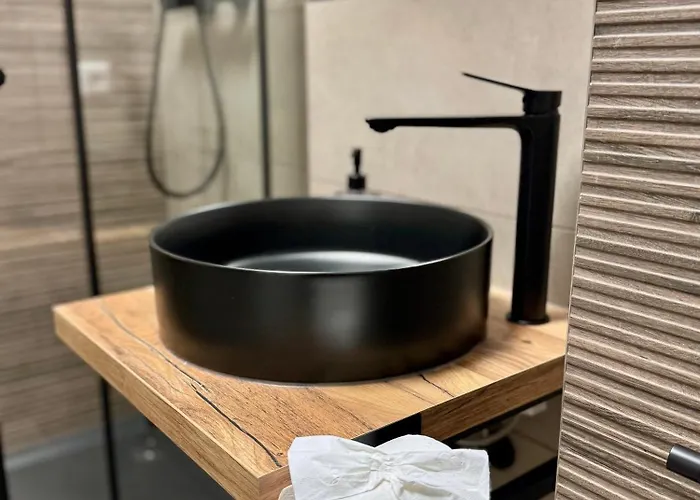 Modernes 2-zi Mit Terrasse Und Garten Δρέσδη