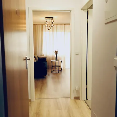 Modernes 2-zi Mit Terrasse Und Garten Apartment