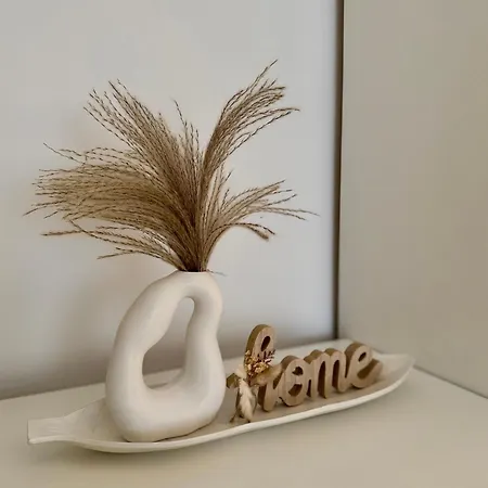 Modernes 2-zi Mit Terrasse Und Garten *