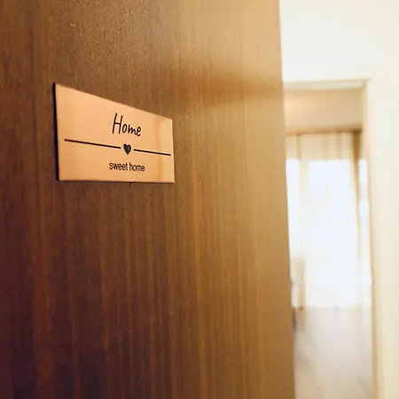 Modernes 2-zi Mit Terrasse Und Garten